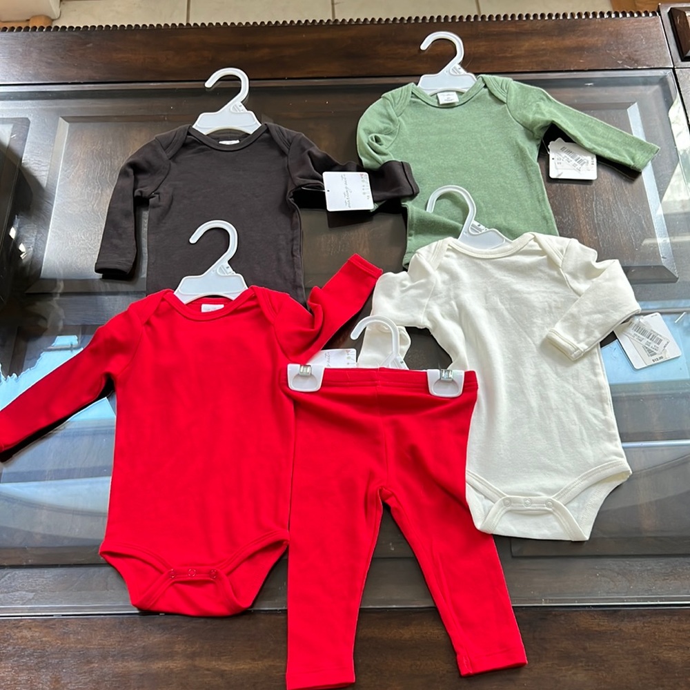 Bundle of starting out bodysuit( 9 Months)